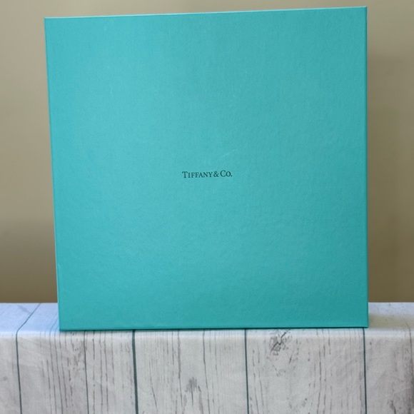 Tiffany & Co. Blue Gift Box - Picture 5 of 8